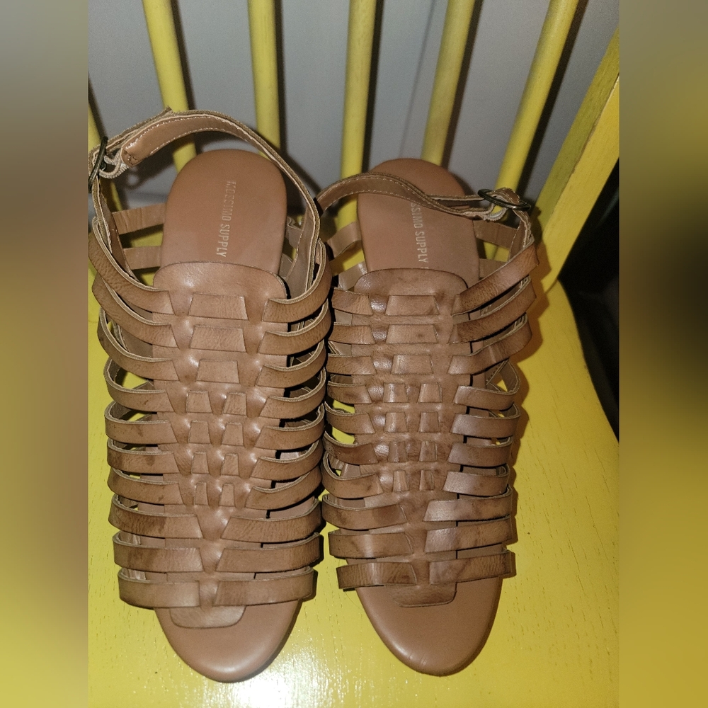 Elegant Tan Strappy Sandals